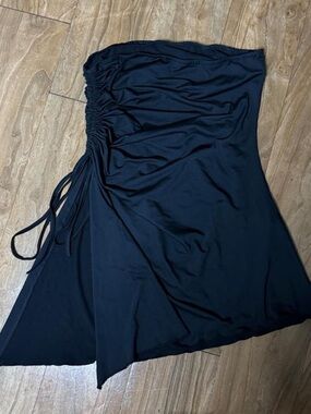 Black Asymmetrical Strapless Women's Top with Side Ruched Detail